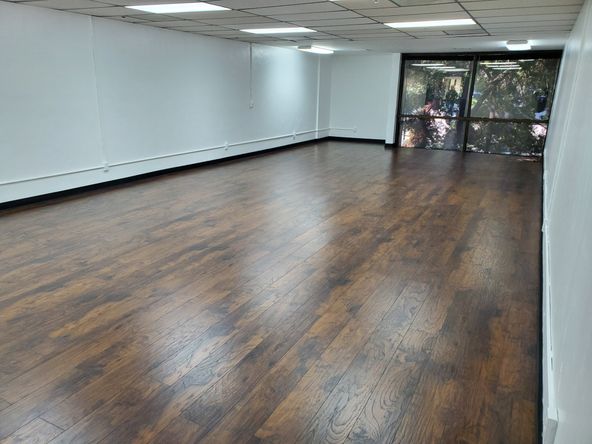EXTRA LARGE, PRIVATE SUITE. OPEN SPACE, SEVERAL USES.